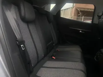 Photo 29 Peugeot 3008 II 1.6 BLUEHDI 120 S&S ALLURE