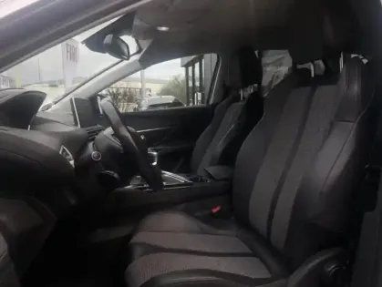 Photo 17 Peugeot 3008 II 1.6 BLUEHDI 120 S&S ALLURE