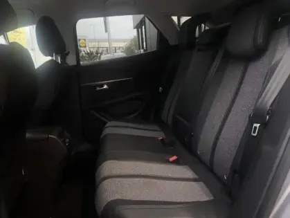 Photo 18 Peugeot 3008 II 1.6 BLUEHDI 120 S&S ALLURE