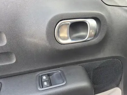 Photo 27 Citroën C3 Gén. III Ph2 Feel Pack 5