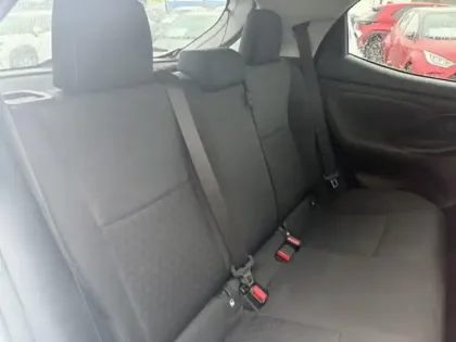 Photo 12 Toyota Yaris Hybrid Design 1.5 116 ch