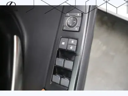 Photo 11 Lexus UX 250H Le Pack Techno 2WD