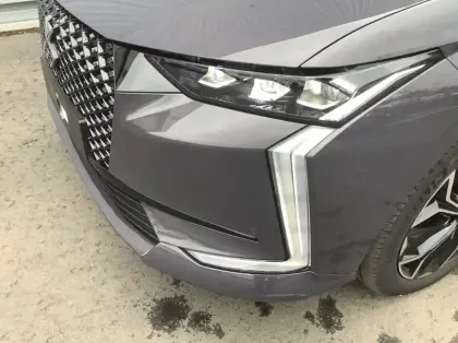 Photo 26 DS DS 4 BlueHDi 130 EAT8 Etoile - Cuir Nappa