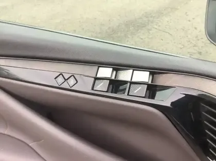 Photo 16 DS DS 4 BlueHDi 130 EAT8 Etoile - Cuir Nappa