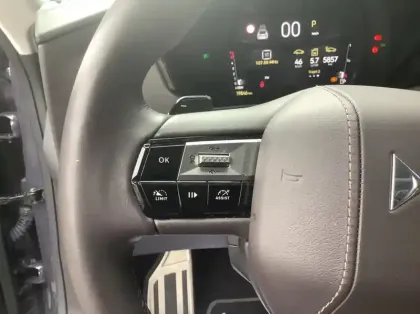 Photo 22 DS DS 4 BlueHDi 130 EAT8 Etoile - Cuir Nappa