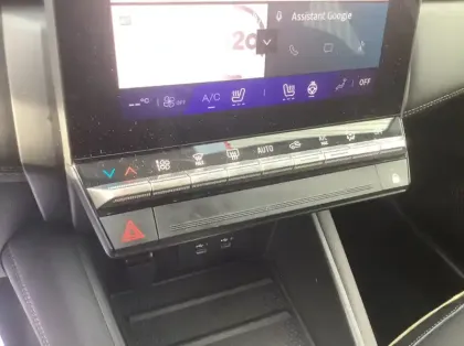 Photo 15 Renault Symbioz Nouveau E-Tech full hybrid 145 Iconic