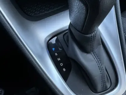 Photo 12 Toyota Yaris Hybride 116h Dynamic