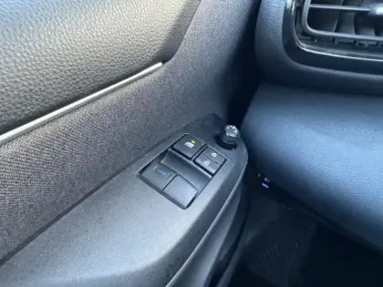 Photo 16 Toyota Yaris Hybride 116h Dynamic