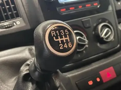 Photo 12 Peugeot Boxer  Fg 333 L2H2 2.2 BlueHDi S&S 140ch Asphalt