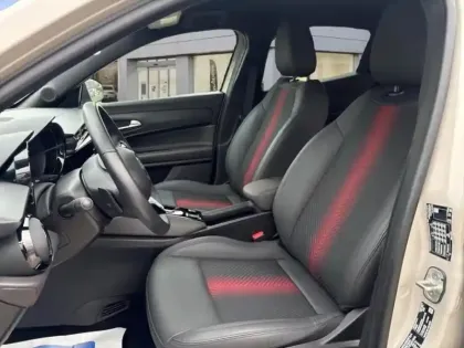 Photo 8 Alfa Romeo Junior  1.2 Ibrida 136ch DCT6