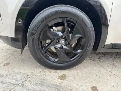 Photo 11 Alfa Romeo Junior  1.2 Ibrida 136ch DCT6