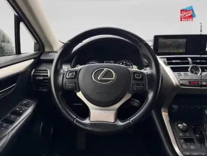 Photo 11 Lexus Nx  300h 4WD Luxe Tpano Sieges chauf/cuir GPS Camera