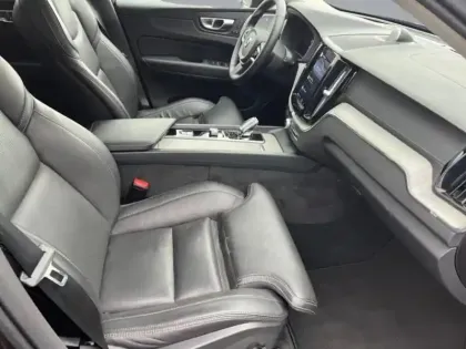 Photo 8 Volvo Xc60  T6 Hybride Rechargeable 253 + 145ch Ultra Style Dark Geartronic 8 AWD