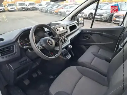 Photo 29 Renault Trafic Gén. III (F82) Ph3 Confort 4