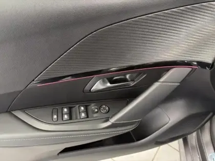 Photo 10 Peugeot 208  1.2 PureTech 130ch S&S GT EAT8