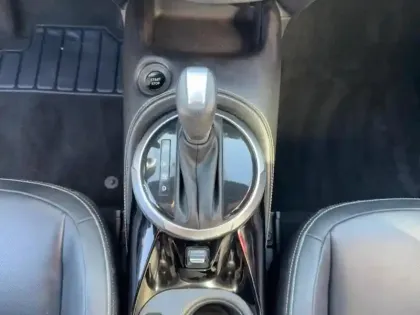 Photo 16 Nissan Juke  1.6 Hybrid 143ch Première Edition 2022.5