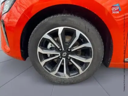 Photo 9 Renault Clio  1.6 E-Tech 145ch full hybrid Techno Camera