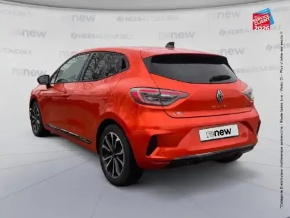 Photo 7 Renault Clio  1.6 E-Tech 145ch full hybrid Techno Camera