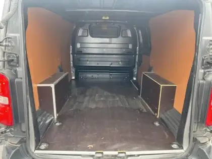 Photo 12 Peugeot Expert  Fg XL 2.0 BlueHDi 180 ch S&S Pack Asphalt EAT8