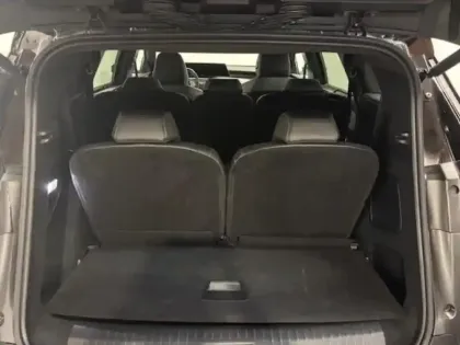 Photo 12 Peugeot 5008  Hybrid 145 GT e-DCS6 Alcantara Sieges Massant GPS