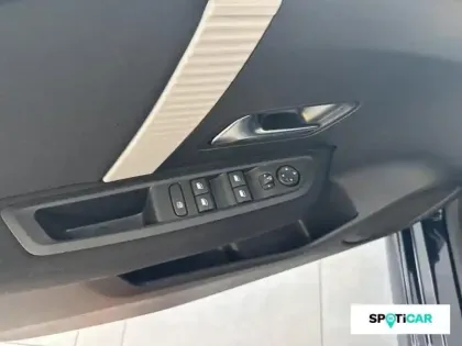 Photo 11 Citroën C4  1.2 Hybride 145ch S&S PLUS Automatique