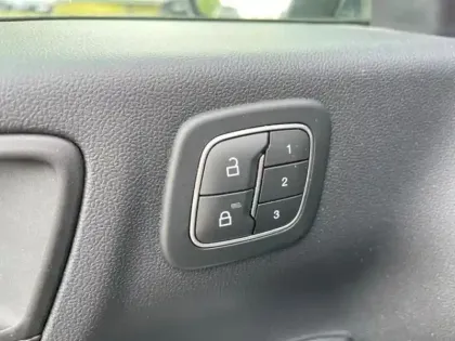 Photo 13 Ford Kuga  2.5 Duratec 190ch FHEV E85 Vignale BVA