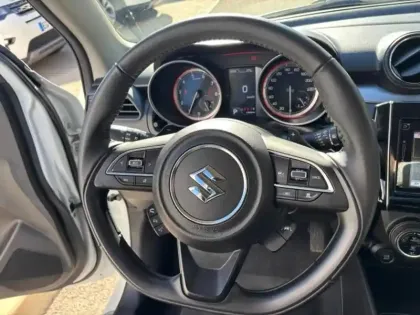 Photo 13 Suzuki Swift  1.2 Dualjet Hybrid 83ch Pack Auto