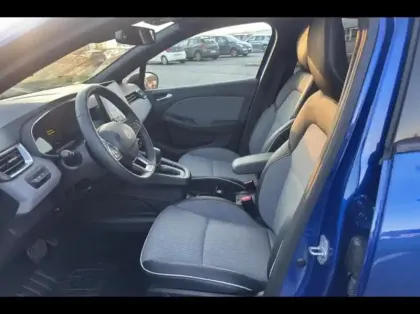 Photo 24 Renault Clio  1.6 E-Tech 145ch full hybrid Techno - 24