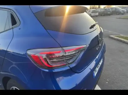 Photo 14 Renault Clio  1.6 E-Tech 145ch full hybrid Techno - 24