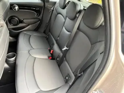 Photo 7 Mini Mini  5 Portes Cooper 136ch Edition Premium BVA7