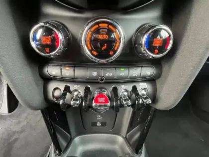 Photo 12 Mini Mini  5 Portes Cooper 136ch Edition Premium BVA7