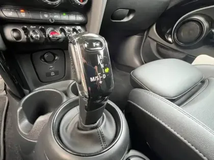 Photo 11 Mini Mini  5 Portes Cooper 136ch Edition Premium BVA7