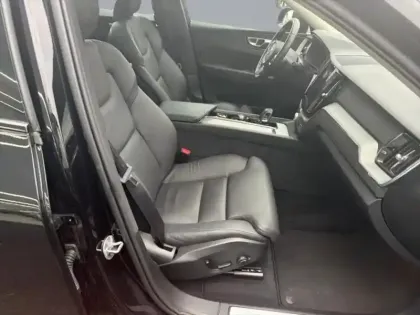 Photo 8 Volvo Xc60  T6 Hybride Rechargeable 253 + 145ch Plus Style Dark Geartronic 8 AWD