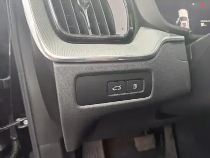 Photo 12 Volvo Xc60  T6 Hybride Rechargeable 253 + 145ch Plus Style Dark Geartronic 8 AWD