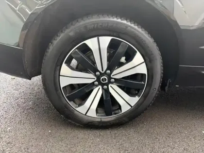 Photo 10 Volvo Xc60  T6 Hybride Rechargeable 253 + 145ch Plus Style Dark Geartronic 8 AWD