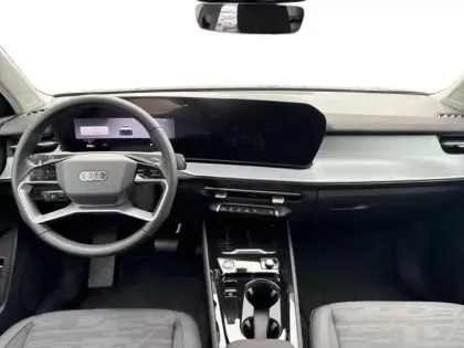 Photo 5 Audi Q3  1.5 TFSI 150ch Hybride Design S tronic 7