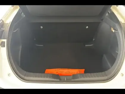 Photo 8 Toyota C-HR  2.0 Hybride 200ch Design MY25