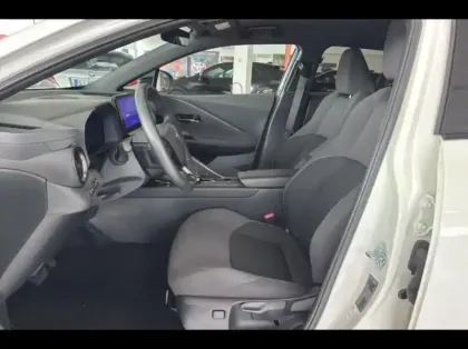 Photo 9 Toyota C-HR  2.0 Hybride 200ch Design MY25