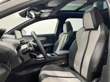 Photo 7 Peugeot 3008  HYBRID 225ch GT Line e-EAT8 10cv