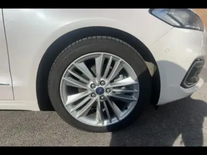 Photo 12 Ford Mondeo Gén. IV Ph2 Vignale 4