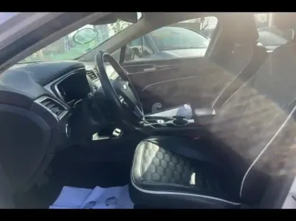 Photo 9 Ford Mondeo Gén. IV Ph2 Vignale 4