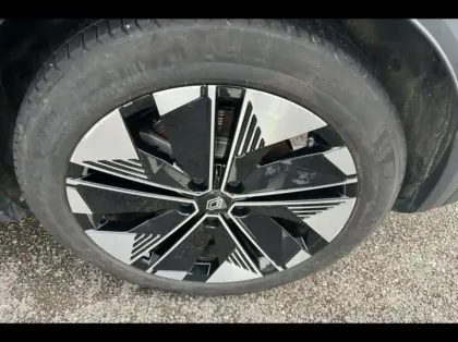 Photo 12 Renault Scenic  E-Tech Electric 220ch Techno grande autonomie -24