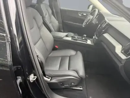 Photo 8 Volvo Xc60  T6 Hybride Rechargeable 253 + 145ch Ultra Style Dark Geartronic 8 AWD