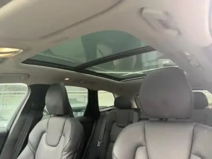 Photo 13 Volvo Xc60  T6 Hybride Rechargeable 253 + 145ch Ultra Style Dark Geartronic 8 AWD