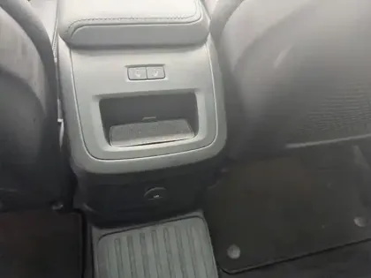 Photo 14 Volvo Xc60  T6 Hybride Rechargeable 253 + 145ch Ultra Style Dark Geartronic 8 AWD