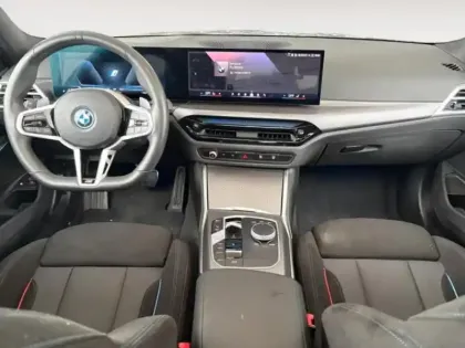 Photo 9 BMW Serie 3 Série 3 330eA 292ch M Sport