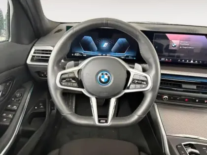 Photo 11 BMW Serie 3 Série 3 330eA 292ch M Sport