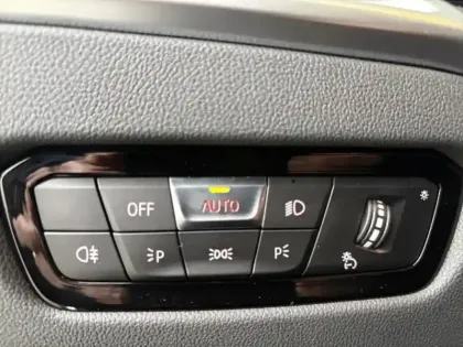 Photo 14 BMW Serie 3 Série 3 330eA 292ch M Sport