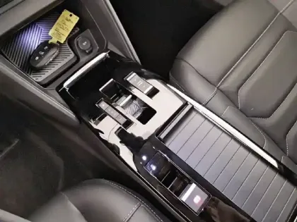 Photo 13 Citroën C4  PureTech 130 S&S EAT8