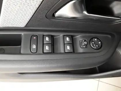 Photo 21 Citroën C4  PureTech 130 S&S EAT8